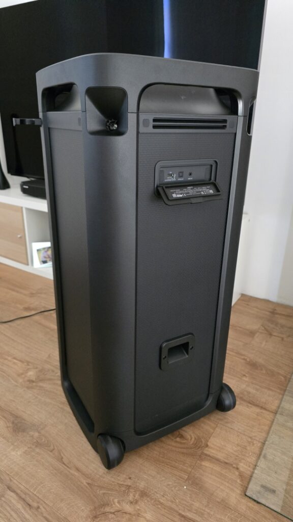 Sony ULT Tower 9AC recenze